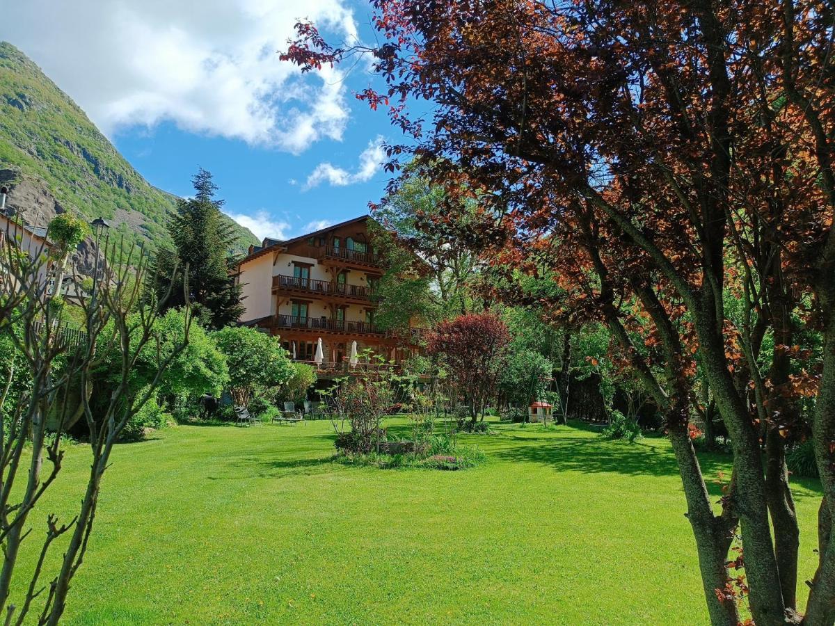Hotel Estanys Blaus Tavascan Zewnętrze zdjęcie
