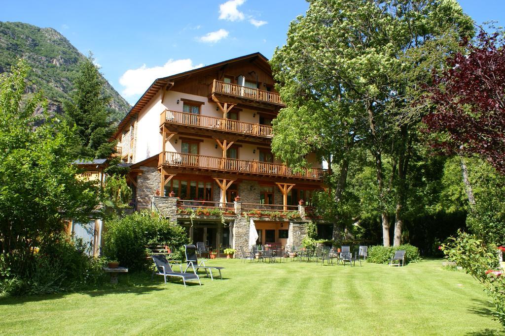 Hotel Estanys Blaus Tavascan Zewnętrze zdjęcie